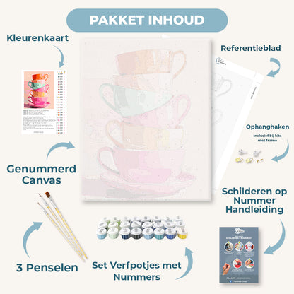 Gestapelde theekopjes